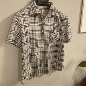 Burberry short sleeve t-shirt.